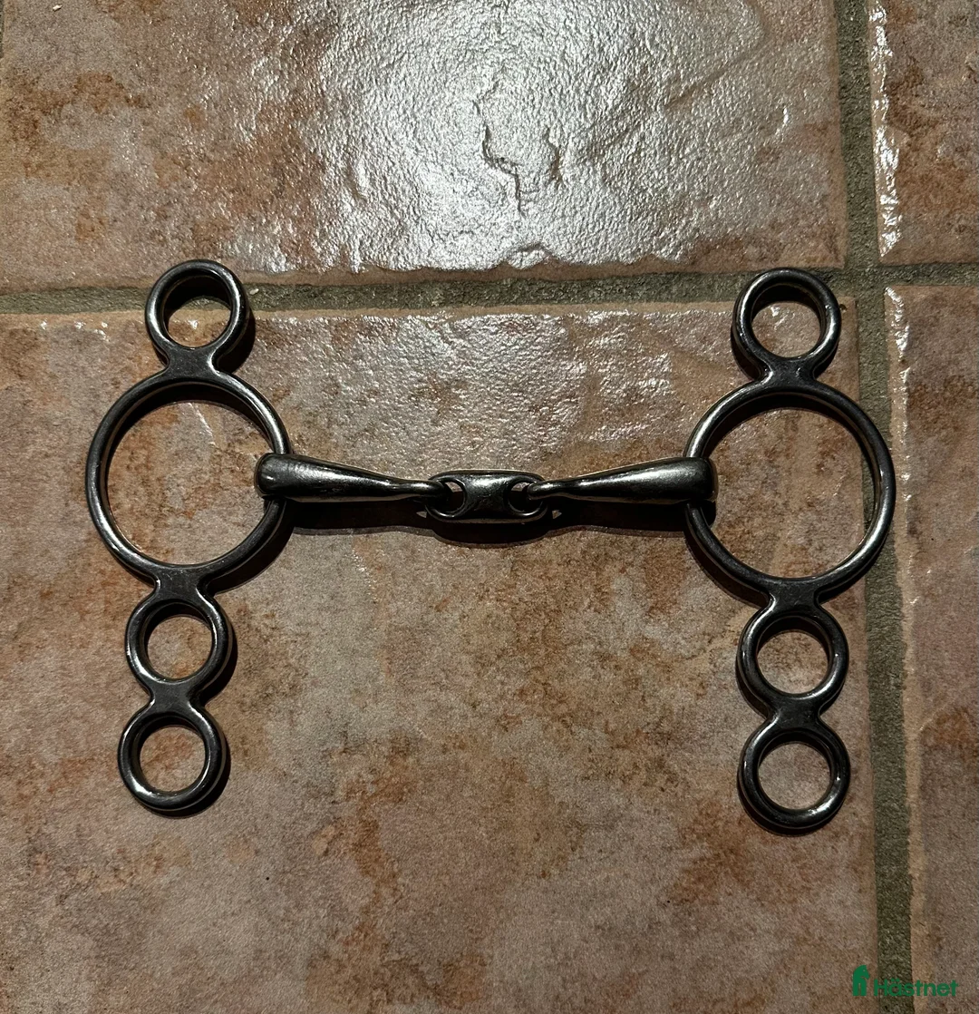 Bett hästutrustning till salu: Pessoa bett  i Sigtuna - Annons 1