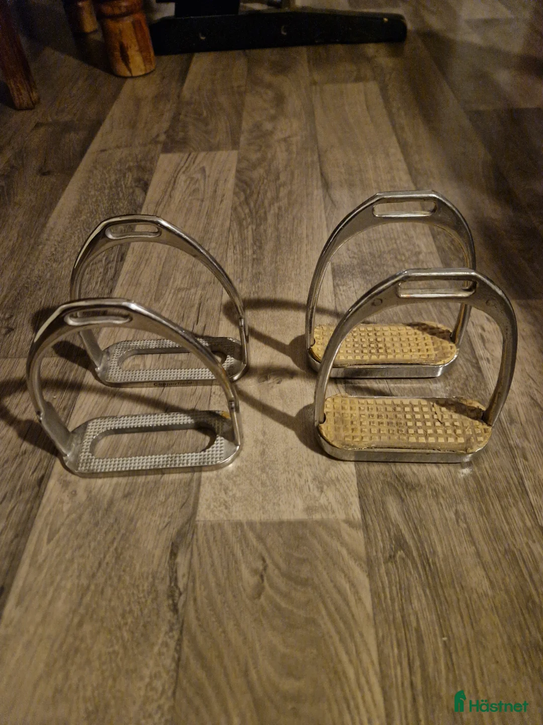 Övrig Ryttarutrustning ryttarutrustning till salu: stigbyglar i Hallstahammar - Annons 1