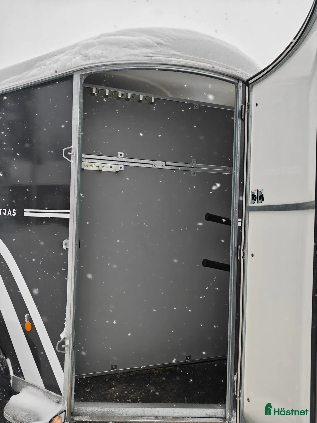 Hästtransporter  fordon & transport till salu: Fransk premium transport Fautras Oblic+2 i Kumla - Annons 13