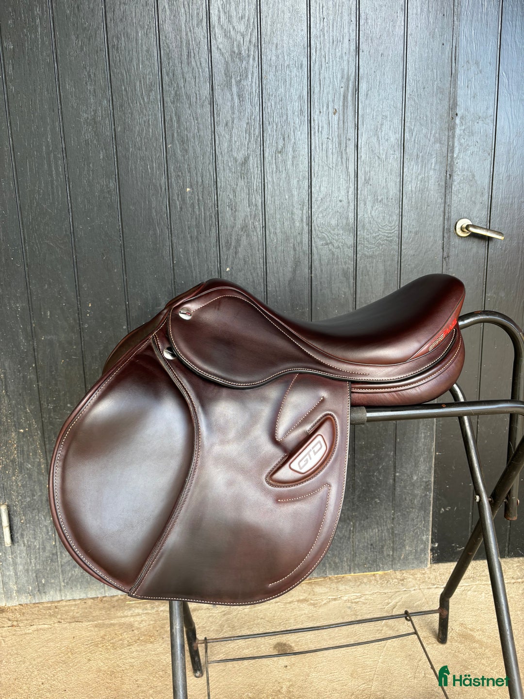 Sadlar hästutrustning till salu: Erreplus sadel i nyskick!  i Stockholm - Annons 2