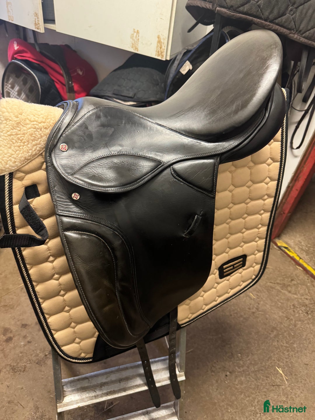 Sadlar hästutrustning till salu: Lemetex dressyrsadel  i Örebro - Annons 1