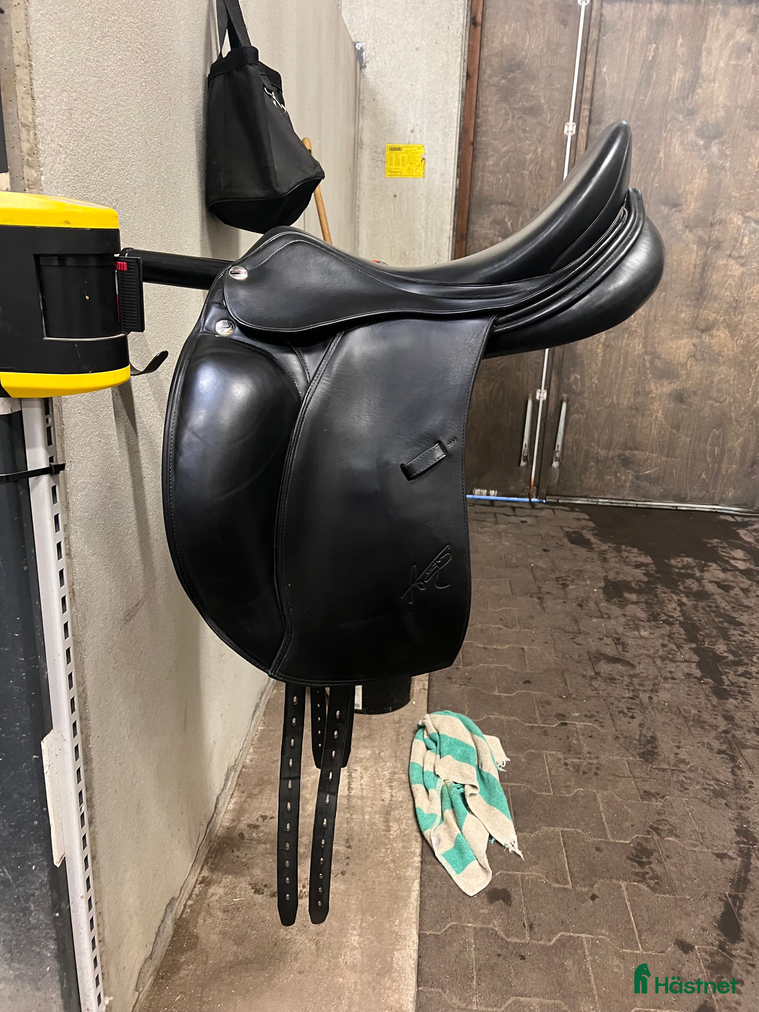Sadlar hästutrustning till salu: Erreplus Adelinde 18/32 - Annons 2