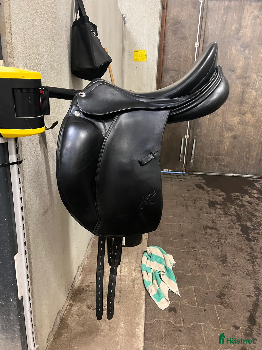 Sadlar hästutrustning till salu: Erreplus Adelinde 18/32 - Annons 1