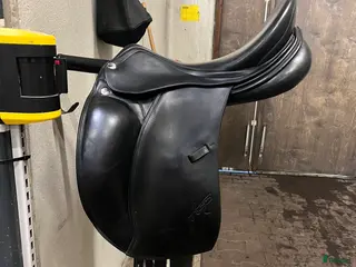 Sadlar hästutrustning till salu: Erreplus Adelinde 18/32 - Annons 2