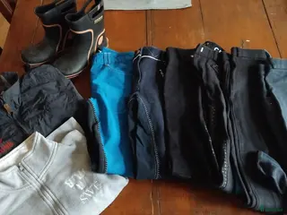 Ridbyxor ryttarutrustning till salu: Ridkläder säljes - Annons 1