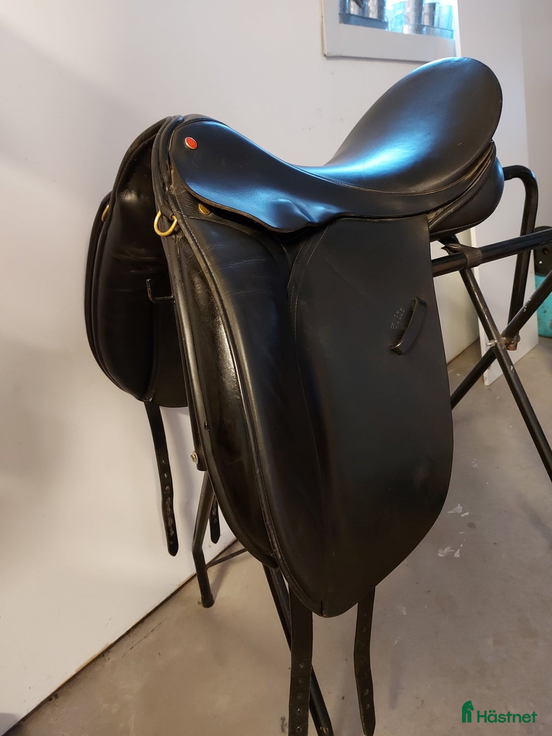 Sadlar hästutrustning till salu: Dressyrsadel Wellington Elite 17,5 i Lundsbrunn - Annons 2