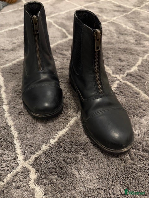 Ridstövlar ryttarutrustning till salu: Nya jättefina jodhpur i Alingsås - Annons 5