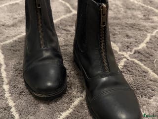 Ridstövlar ryttarutrustning till salu: Nya jättefina jodhpur i Alingsås - Annons 5