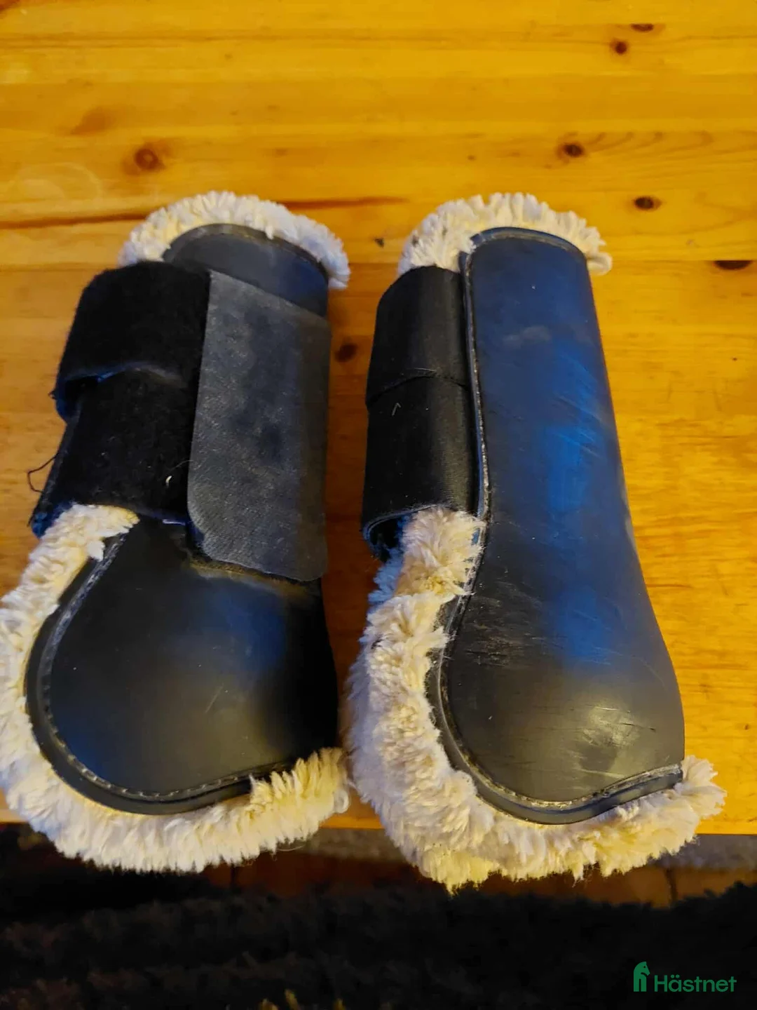 Benskydd hästutrustning till salu: Skydd säljes  - Annons 1