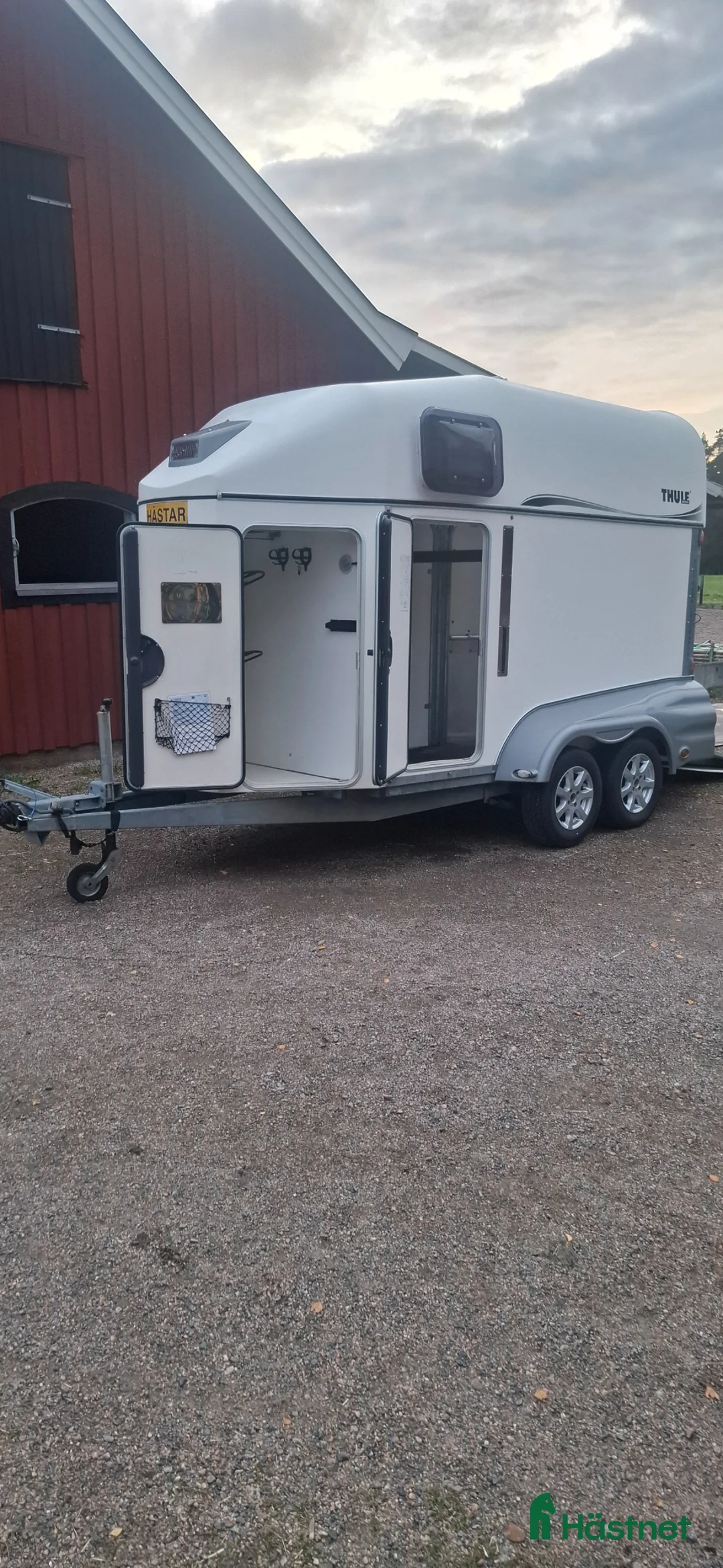 Hästtransporter  fordon & transport till salu: Thule Excellent - Annons 1