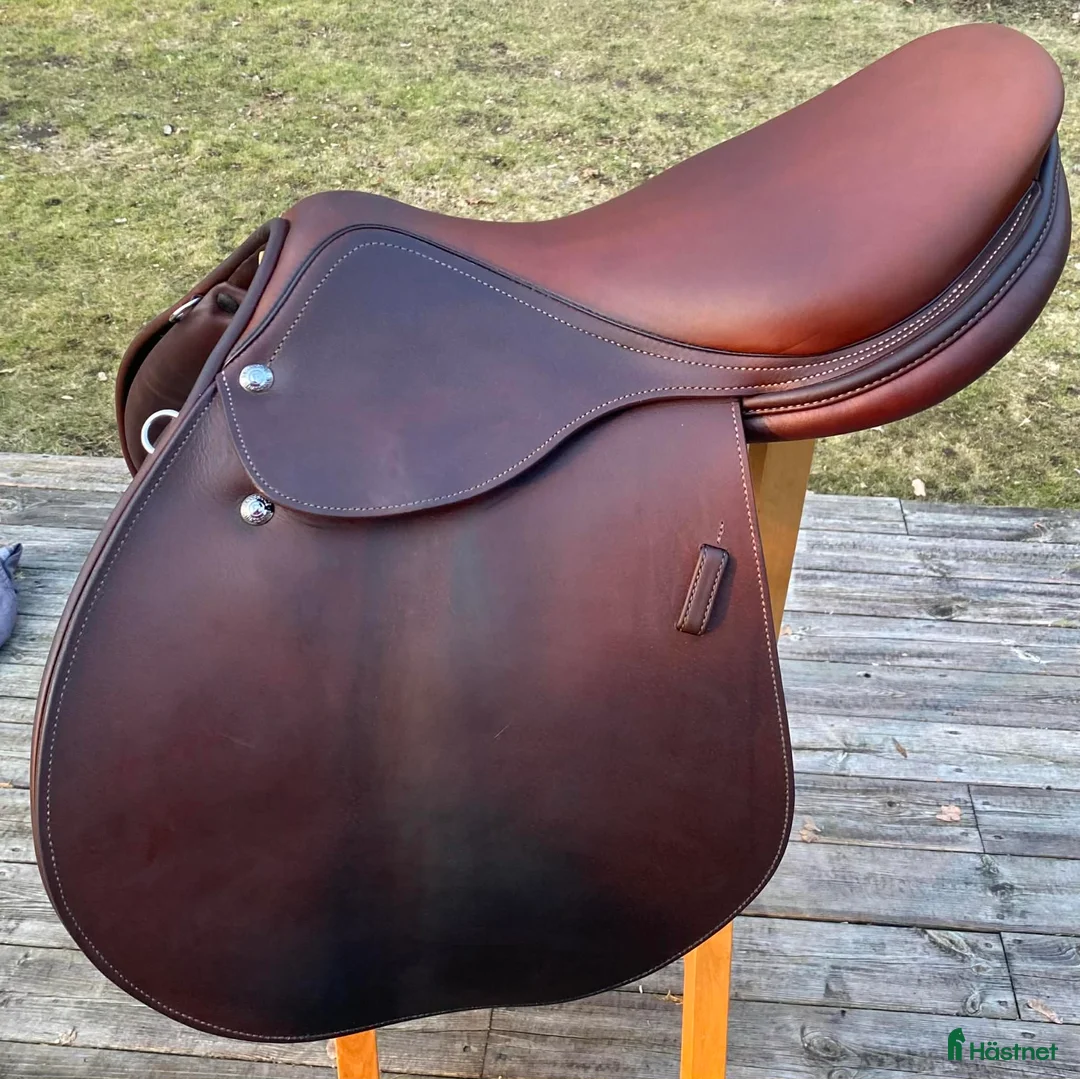 Sadlar hästutrustning till salu: Renaissance Hoppsadel i Fjärås - Annons 2