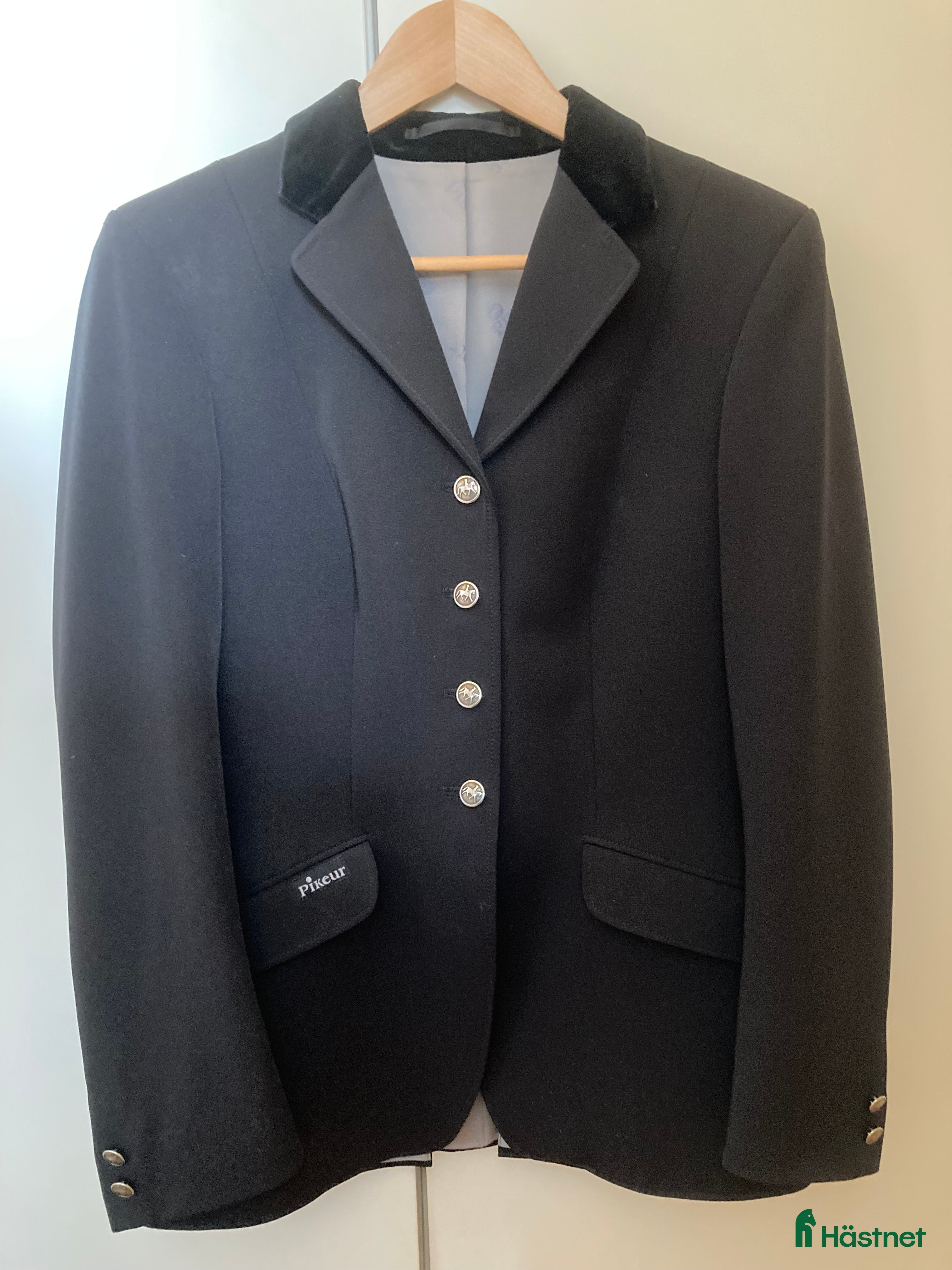 Jackor &amp; Kavajer ryttarutrustning till salu: Pikeur tävlingskavaj i Älvsjö - Annons 13