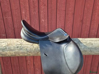 Sadlar hästutrustning till salu: Lippo enzo 17" i Lidköping - Annons 2