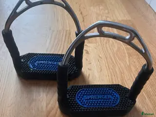 Stigbyglar hästutrustning Sprenger Bow Balance i Stallarholmen - Annons 5