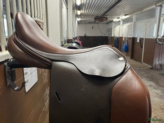 Sadlar hästutrustning till salu: Fin sadel! i Glanshammar - Annons 1