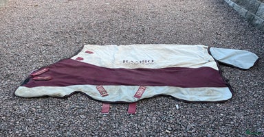 Täcken hästutrustning till salu i Linköping - Annons 8