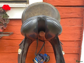 Sadlar hästutrustning till salu: Dressyrsadel i Norrhult - Annons 3