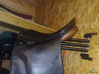 Sadlar hästutrustning Fin äldre dressyrsadel - Annons 4