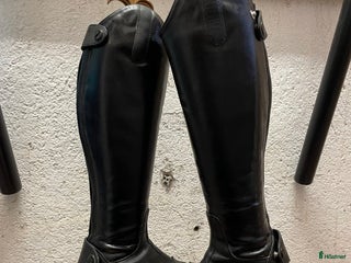Ridstövlar ryttarutrustning till salu: Säljer ett par fina ridstövlar! i Sollentuna - Annons 18