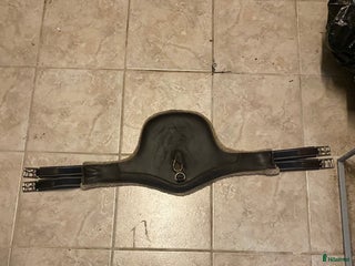 Sadeltillbehör hästutrustning till salu: Begagnad sadelgjord med fluff i Hörby - Annons 1