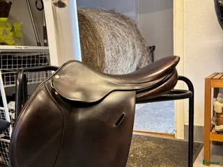 Sadlar hästutrustning Butet hoppsadel 16” - Annons 2