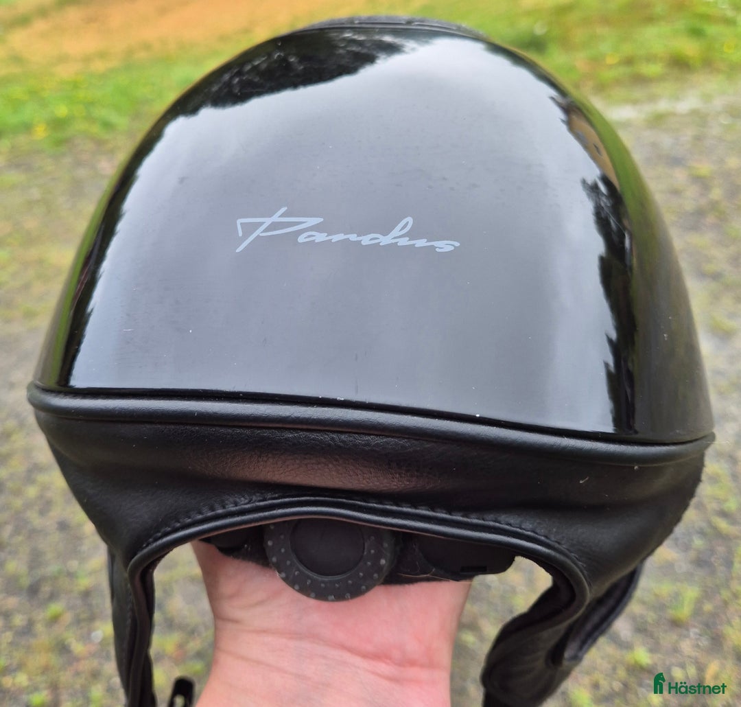 Hjälmar ryttarutrustning till salu: Svart glossy glitter L (58-60) i Ullånger - Annons 4