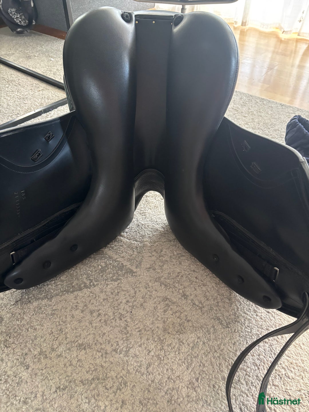 Sadlar hästutrustning till salu: Ikonic light hybrid 16,5” koppjärn i Karlstad - Annons 7