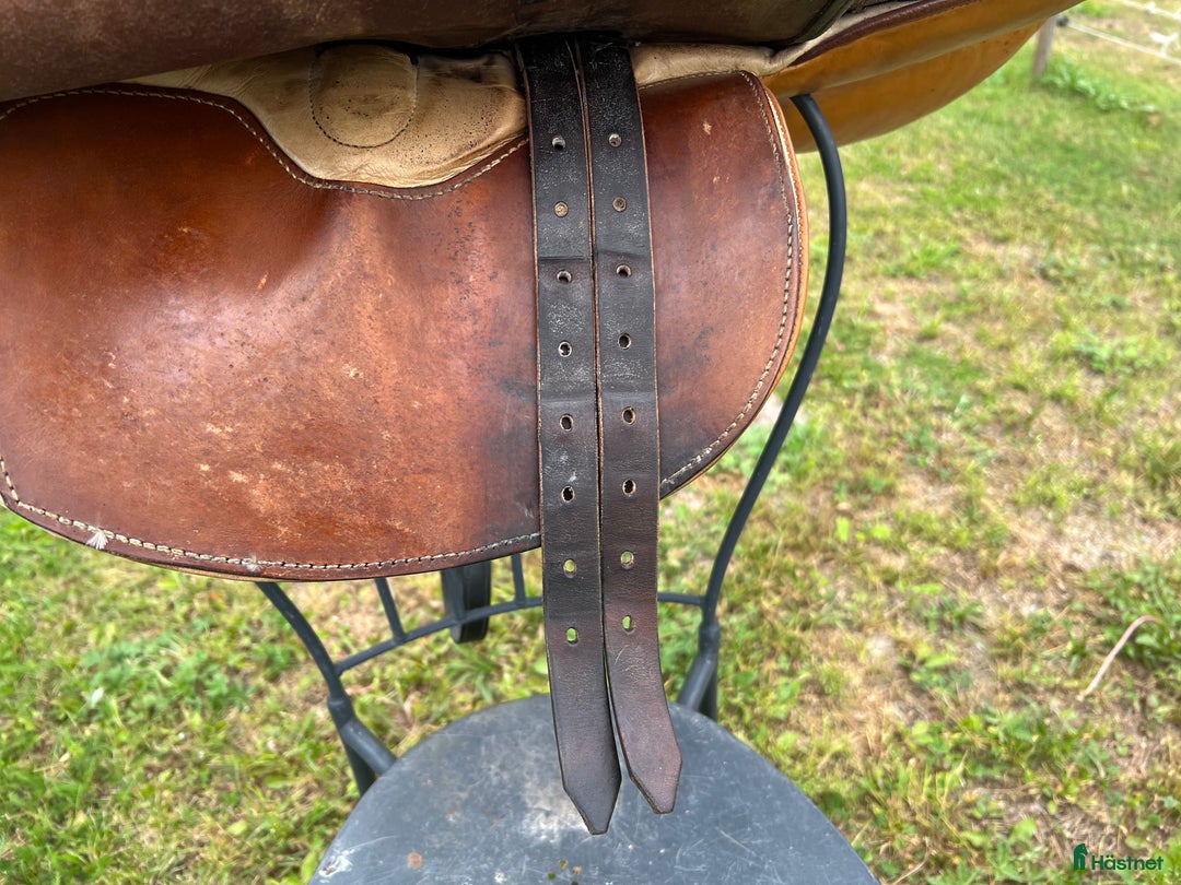 Sadlar hästutrustning till salu: Gibson träningssadel galopp i Älvkarleby - Annons 5