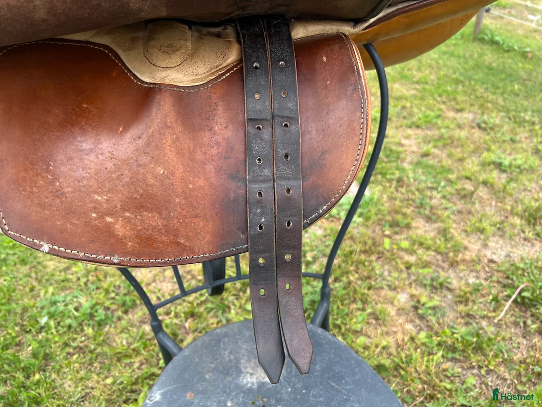 Sadlar hästutrustning till salu: Gibson träningssadel galopp i Älvkarleby - Annons 5