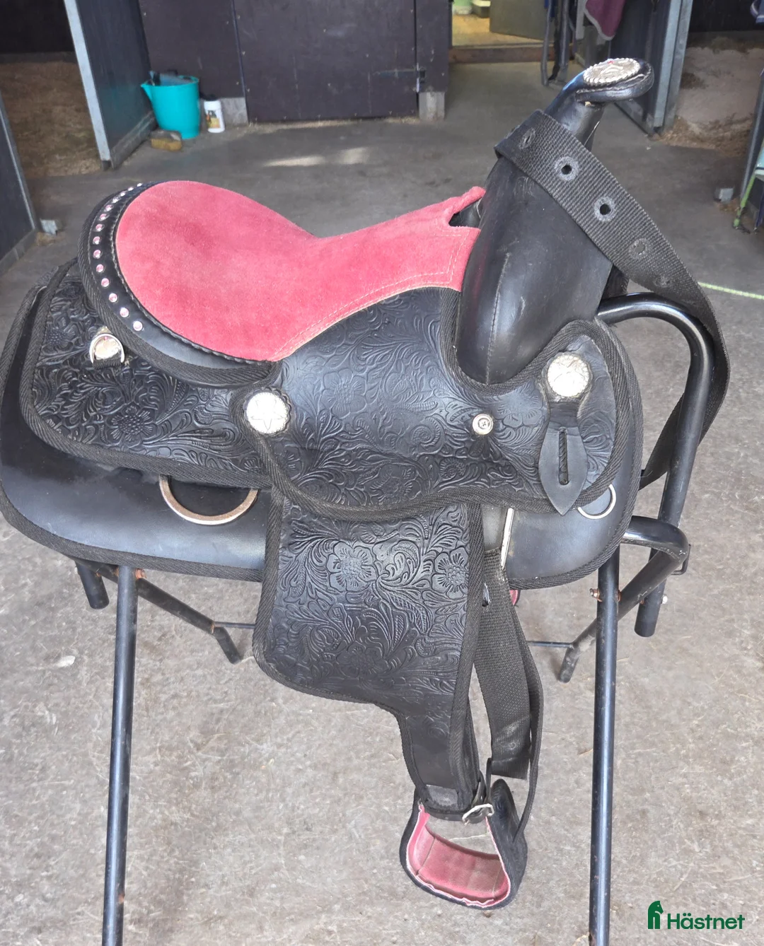 Sadlar hästutrustning till salu: PONNYWESTERNSADEL - Annons 4