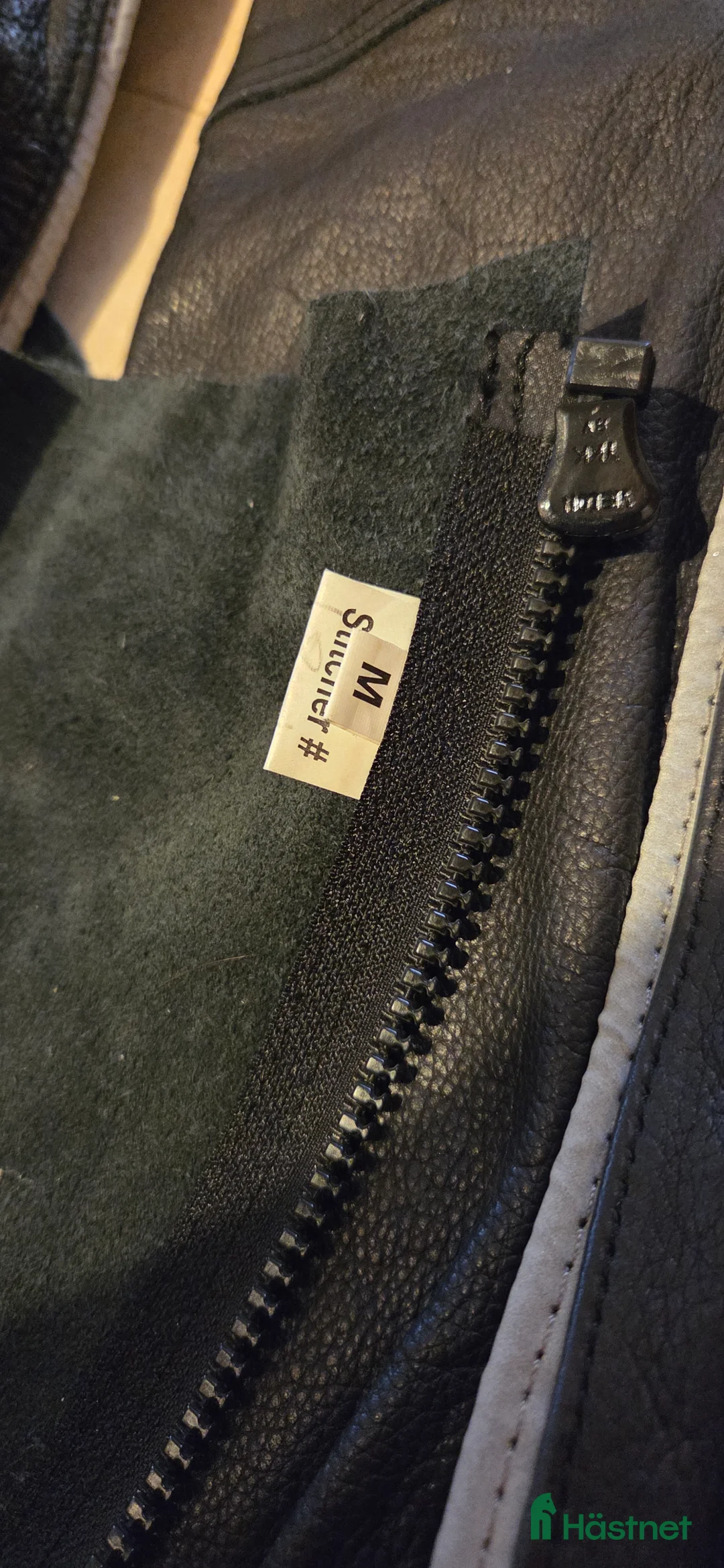 Ridbyxor ryttarutrustning till salu: Långa skinnchaps strl M i Hudiksvall - Annons 4