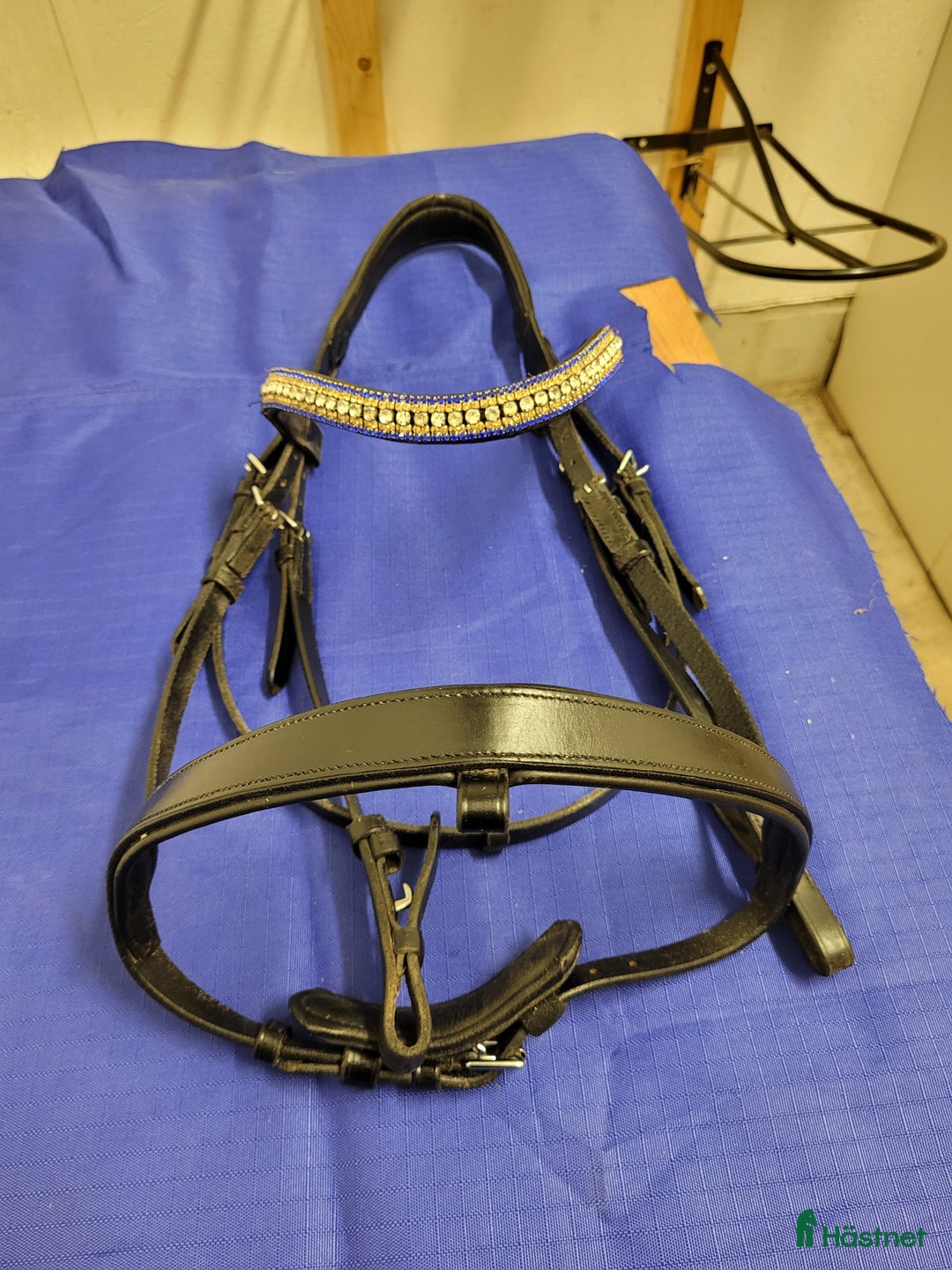 Träns hästutrustning till salu: Träns med fint pannband i Molkom - Annons 1