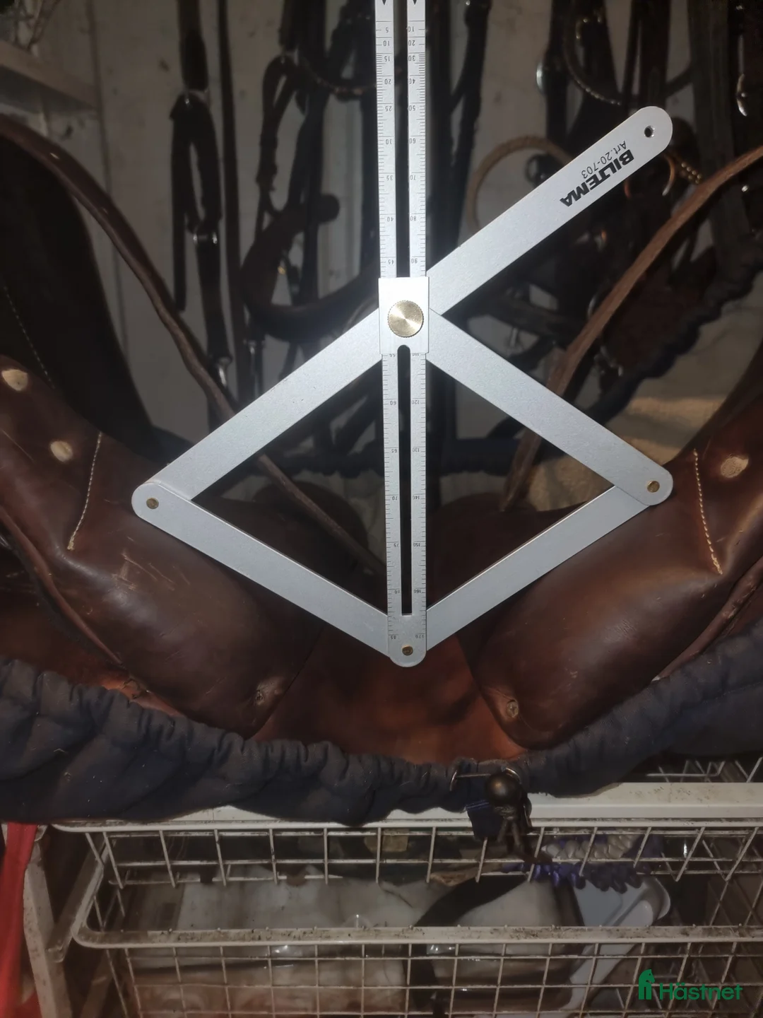 Sadlar hästutrustning till salu: Välvårdad ErgoX2 Courage 16 tum säte Bom XW  i Klippan - Annons 3