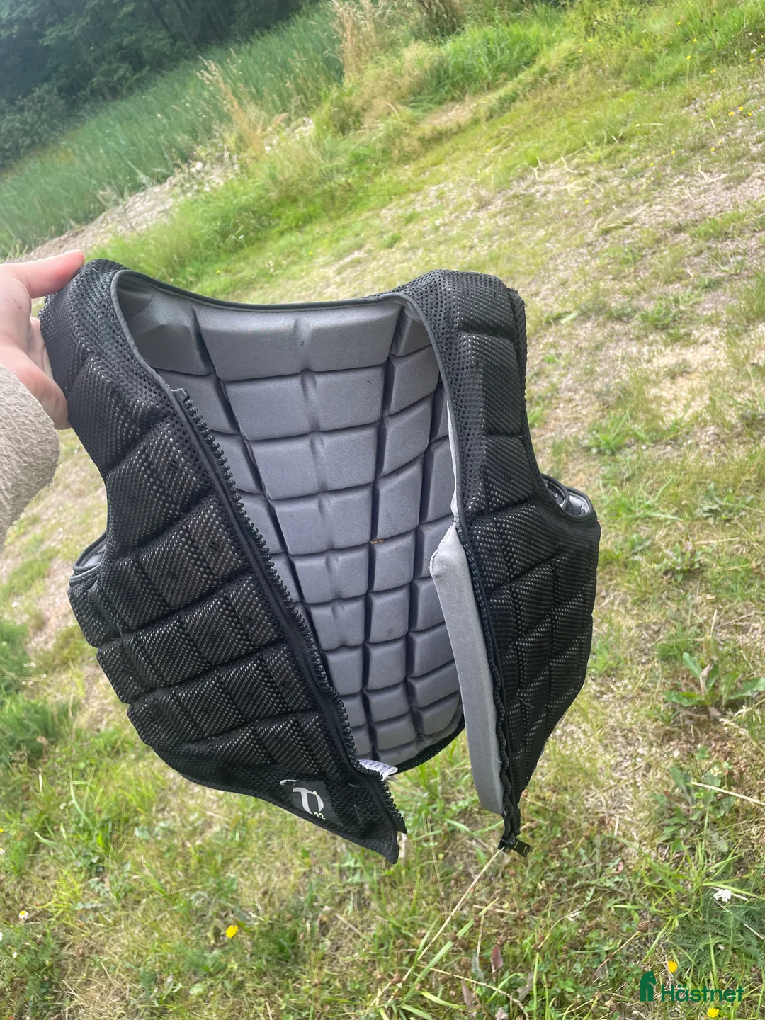 Säkerhetsvästar ryttarutrustning till salu: Champion väst - Annons 1