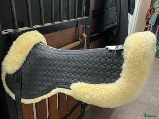 Sadeltillbehör hästutrustning till salu: Fårskinnspadd från Mattes i Västerås - Annons 6