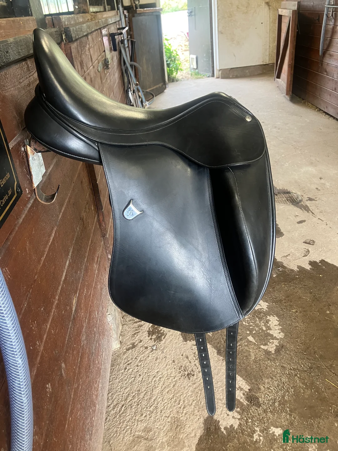 Sadlar hästutrustning till salu: Bates Inova Dressyr i Söderköping - Annons 1