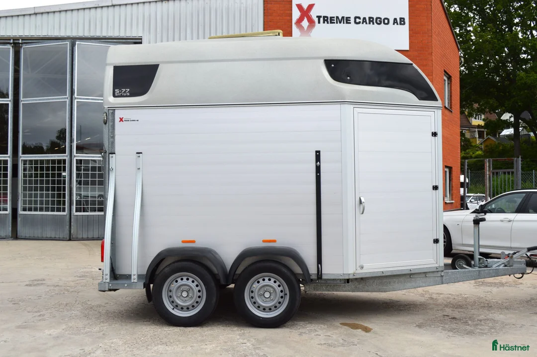 Hästtransporter  fordon & transport till salu: Sirius S77 2020 1695 Kg - Annons 1