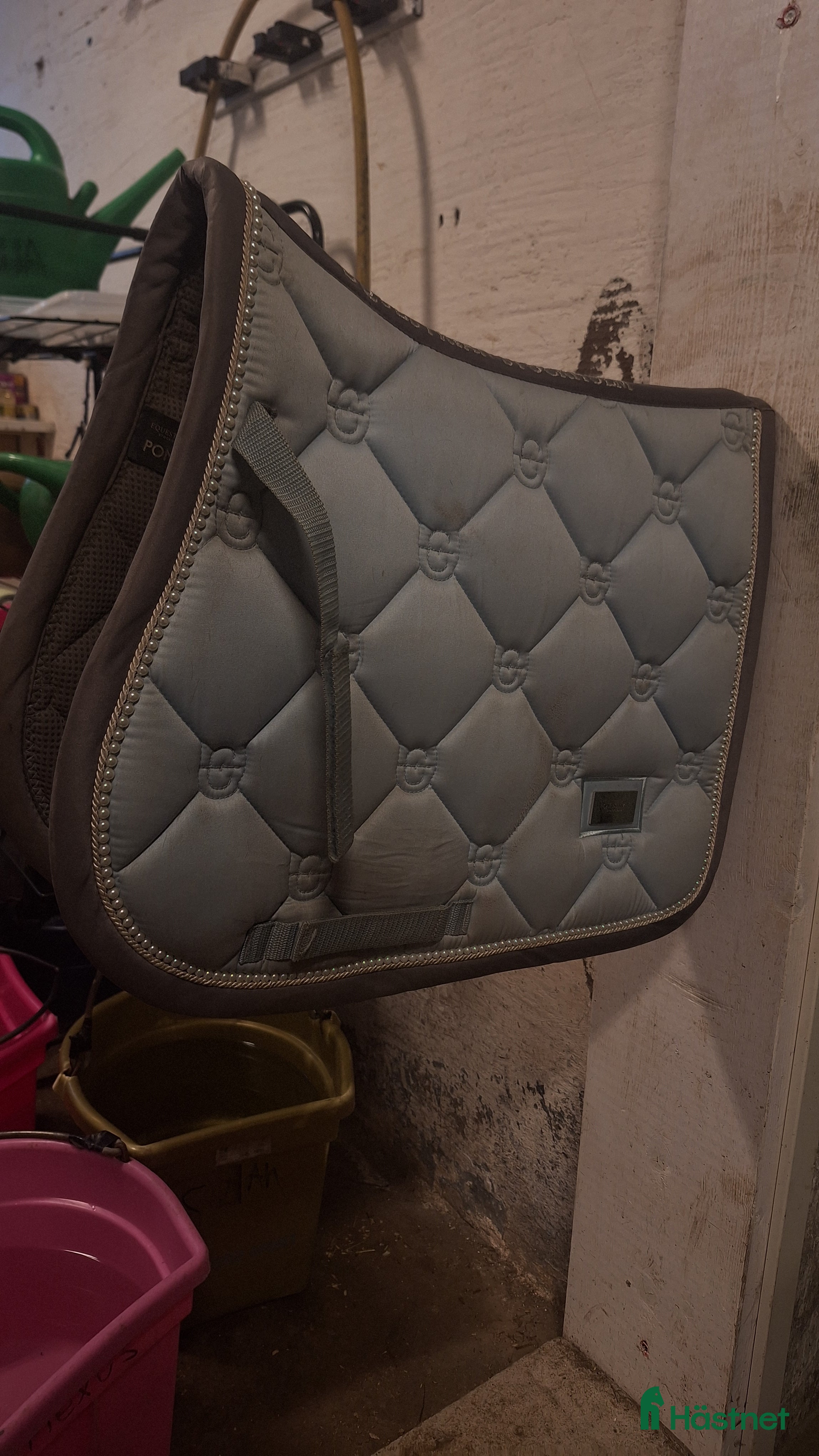 Schabrak & Vojlockar hästutrustning till salu: Equestrian stockholm shabrak!✨️ i Nora - Annons 4