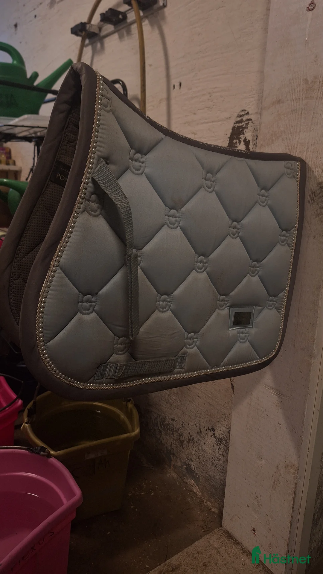 Schabrak & Vojlockar hästutrustning till salu: Equestrian stockholm shabrak!✨️ i Nora - Annons 1