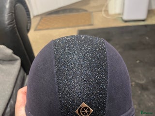 Hjälmar ryttarutrustning till salu: Glittrig Charles owen i Kalmar - Annons 4