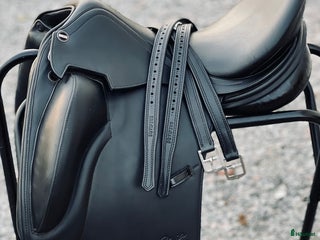 Sadlar hästutrustning till salu: Mycket fint skick i Strängnäs - Annons 4
