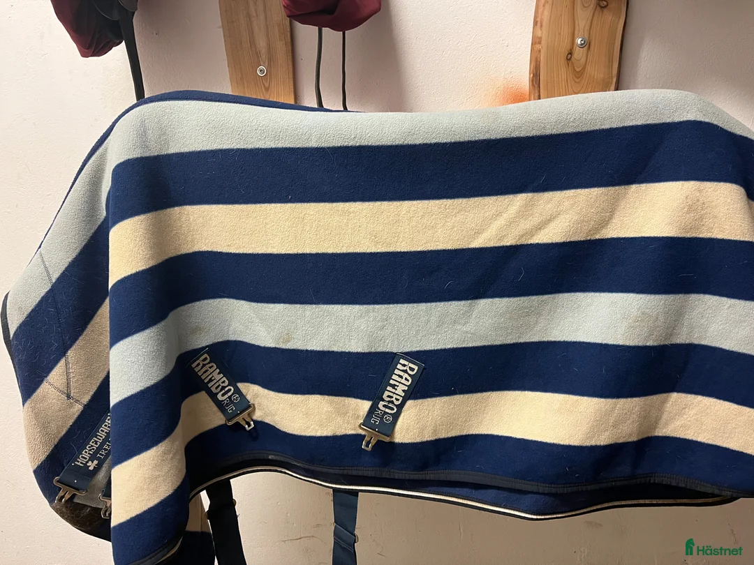 Täcken hästutrustning till salu: Rambo Deluxe fleecetäcke - Annons 2