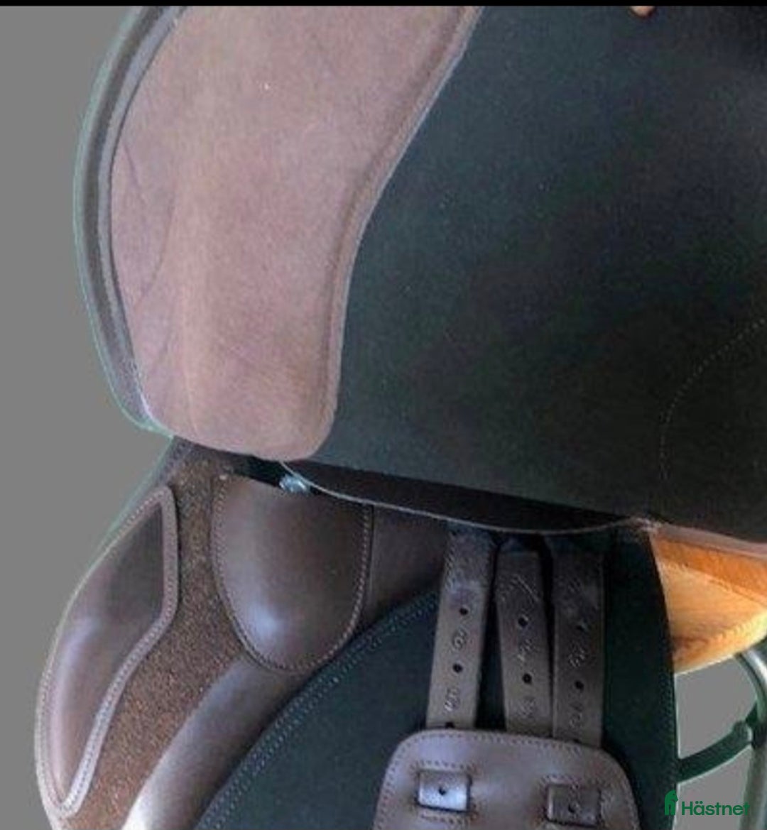 Sadlar hästutrustning till salu: Tekna S line 16,5" helt ny! i Åkarp - Annons 3