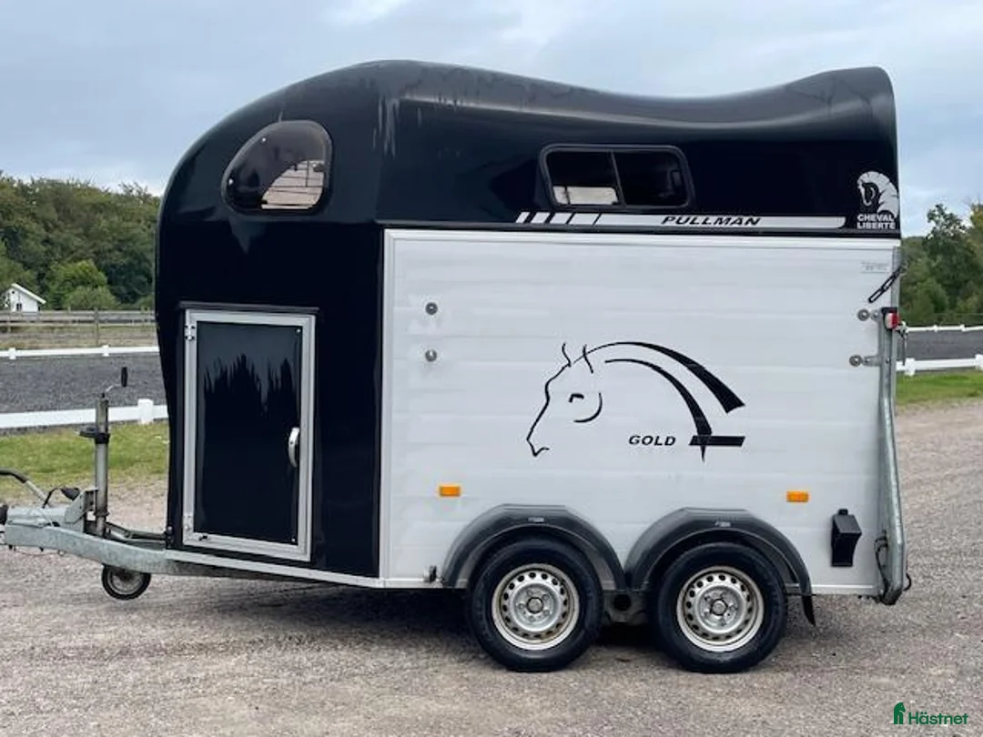 Hästtransporter  fordon & transport till salu: Hästtransport i mycket fint skick - Annons 5