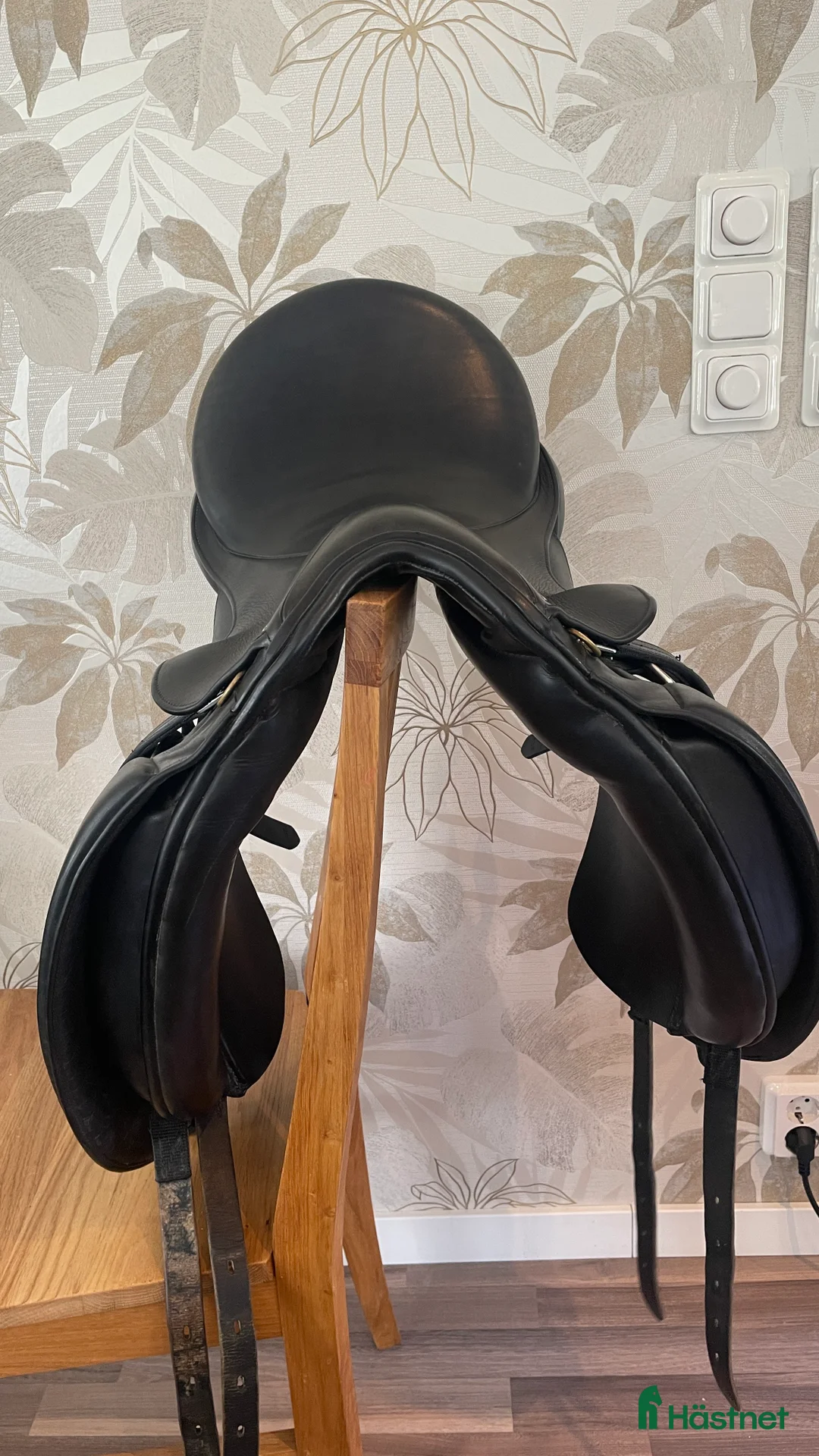 Sadlar hästutrustning till salu: Fin santa Cruz sadel! i Huddinge - Annons 3