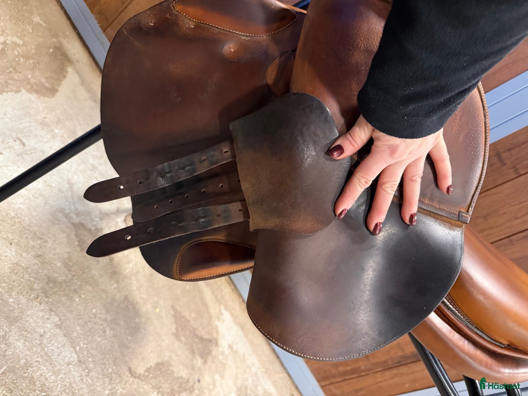 Sadlar hästutrustning till salu: Butet sadel i Bro - Annons 5