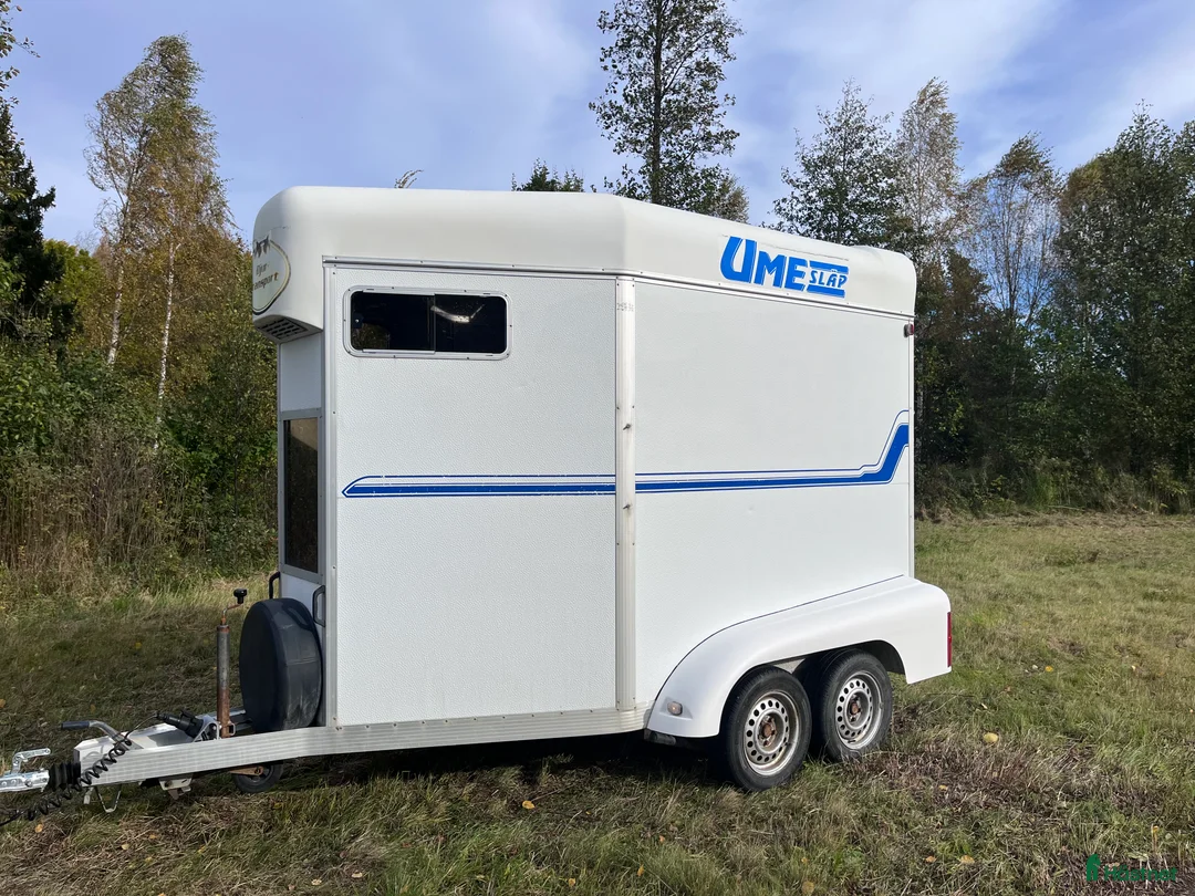 Hästtransporter  fordon & transport till salu: Umesläp A35 årsmodell 2004 i Mariefred - Annons 1