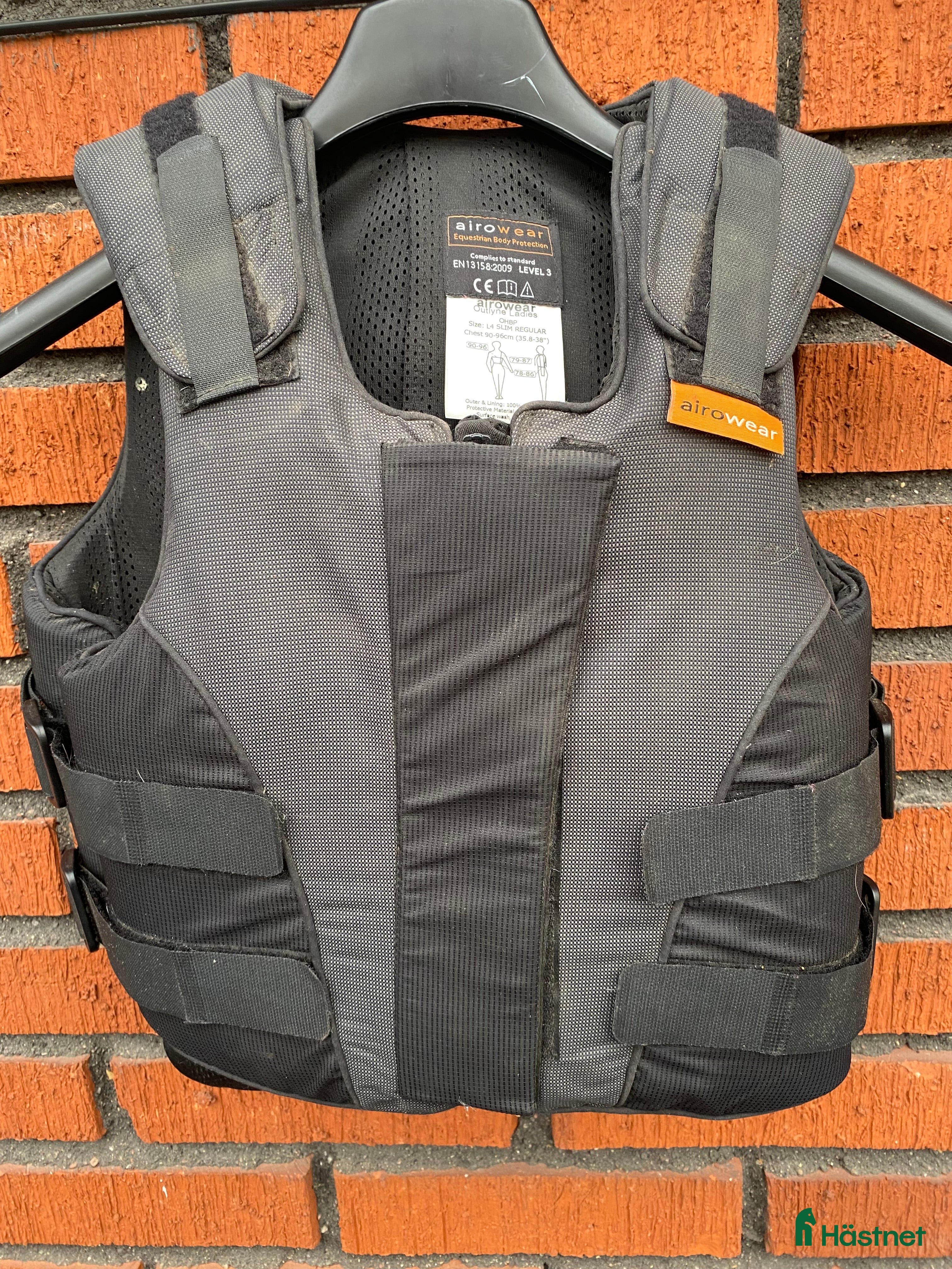 Säkerhetsvästar ryttarutrustning till salu: Säkerhetsväst i Katrineholm - Annons 22