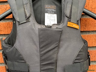 Säkerhetsvästar ryttarutrustning till salu: Säkerhetsväst i Katrineholm - Annons 20