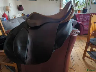 Sadlar hästutrustning till salu: Hubertus-sadel - Annons 1